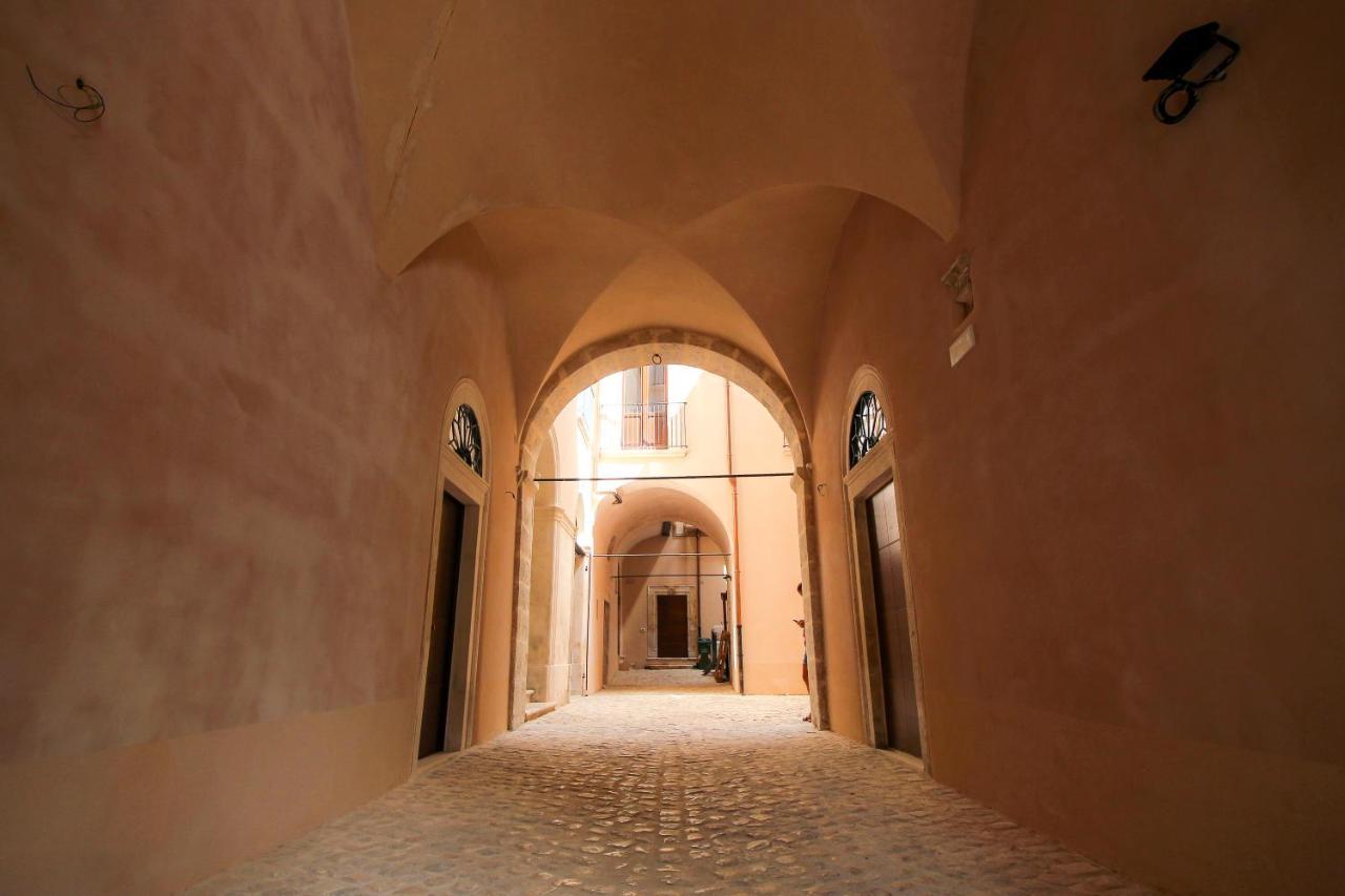Nel Cuore Dell'Aquila Bnb LʼAquila Exterior foto